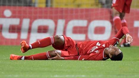 Malik Tillman verletzt sich beim Spiel gegen Dynamo schwer