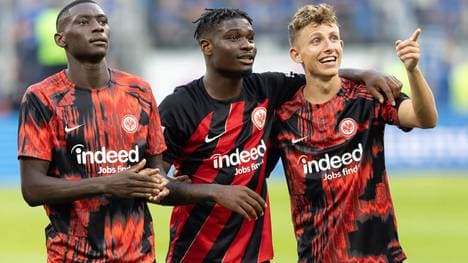 Randal Kolo Muani (l.) und Jesper Lindström (r.) verließen Eintracht Frankfurt