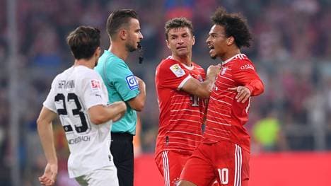 Leroy Sané (r.) erzielte gegen Gladbach seinen zweiten Saisontreffer