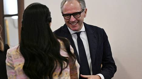 Shinawatra (l.) empfing Domenicali im März in Bangkok