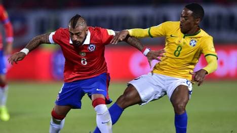 FBL-WC2018-QUALIFIERS-CHI-BRA