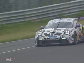 Ayhancan Güven gewinnt das Sonntagsrennen in Zandvoort vor Loek Hartog und Leon Köhler. Für den 23-Jährigen ist es der zweite Saisonsieg. Der Gesamtführende Larry ten Voorde landete auf Rang fünf. 