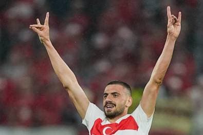 Der Wolfsgruß und seine drastischen Folgen