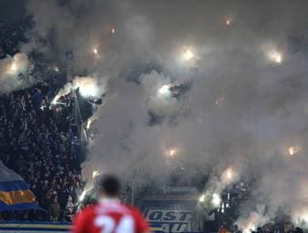 Zwölf Minuten Pyro-Pause in Liga zwei