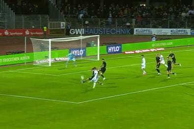 Rumms! Aufsteiger schafft Historisches