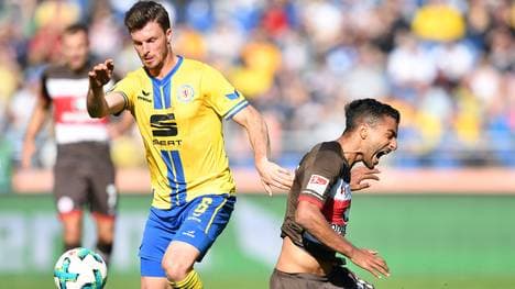 Eintracht Braunschweig v FC St. Pauli - Second Bundesliga