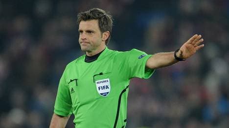 FC Basel 1893 v FC Bayern Muenchen - UEFA Champions League Round of 16