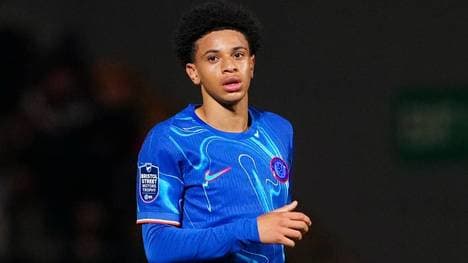 Richard Olise wurde erstmals in Chelseas Profikader berufen