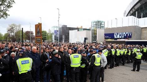 Die Aufhebung des Alkoholverbots soll solche Menschenansammlungen verhindern