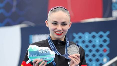 Klara Bleyer gewinnt bei den Europameisterschaften die Silbermedaille im Solo