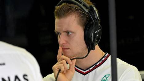 Mick Schumacher in der Mercedes-Garage