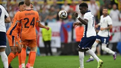 Bukayo Saka soll hier mit der Hand am Ball gewesen sein