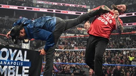 Kevin Owens bekam bei WWE einen Superkick von Shawn Michaels ab