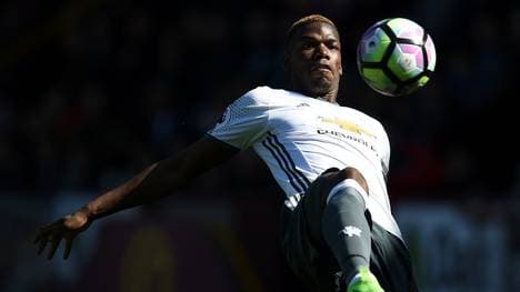 TOPSHOT-FBL-ENG-PR-BURNLEY-MAN UTD