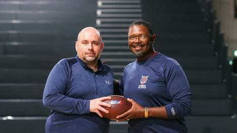General Manager Max Paatz und Headcoach Charles Jones (r.)