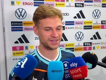 Startelf-Debütant Lennart Karl wird nach dem Testspiel gegen Finnland von allen Seiten gelobt. Joshua Kimmich und Deniz Undav schwärmen in höchsten Tönen.