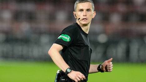 Craig Napier hat sich als erster Profi-Schiedsrichter als homosexuell geoutet.