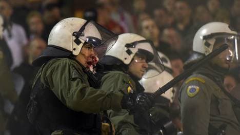 Das Spiel zwischen Panathinaikos Athen und Olympiakos Piräus musste abgebrochen werden