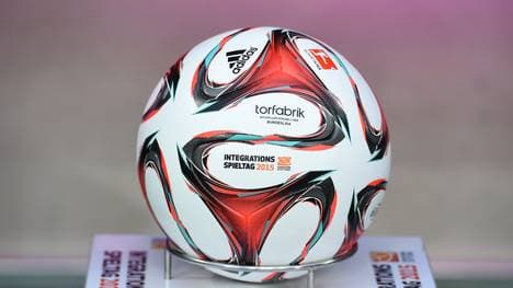 Der deutsche Profi-Fußball startet sein Integrations-Programm