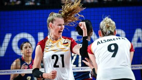 Kapitänin Camilla Weitzel jubelt über einen Punkt