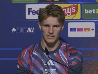 Nach dem verlorenen Champions-League-Finale hebt Martin Ödegaard die sportliche Geste von PSG-Kapitän Marquinhos hervor. Nach Gabriels verschossenem Elfmeter zeigte der Brasilianer Größe und spendete dem Arsenal-Verteidiger Trost.