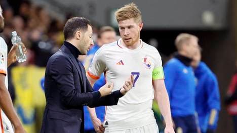 Domenico Tedesco (l.) legte einen perfekten Start als Nationaltrainer von Belgien hin