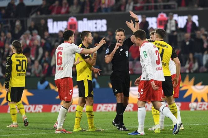 Köln auf 180! Handspiel-Ärger bei BVB-Sieg