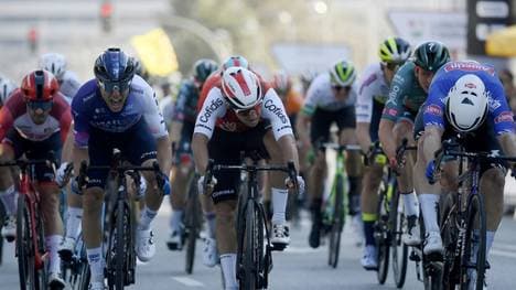 Kaden Groves (r.) gewinnt die vierte Etappe