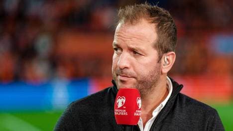 Rafael van der Vaart analysiert als TV-Experte die Spiele der niederländischen Nationalmannschaft