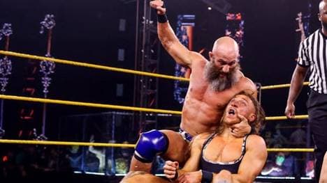 Tommaso Ciampa (l.) und Pete Dunne treten diese Woche bei WWE Main Event auf