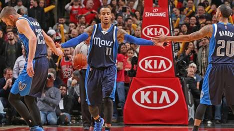 Monta Ellis (M.) erzielte in Chicago 38 Punkte für die Dallas Mavericks
