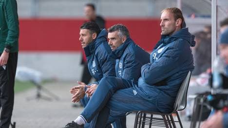 Danny Schwarz (M.) folgt beim FC Bayern auf Miroslav Klose