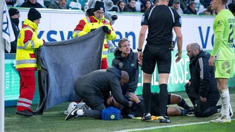 Der Linienrichter muss behandelt werden