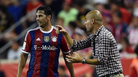 Claudio Pizarro (l.) spielte zwei Jahre unter Pep Guardiola