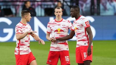 Ibrahima Konaté (r.) wechselt von RB Leipzig zum FC Liverpool