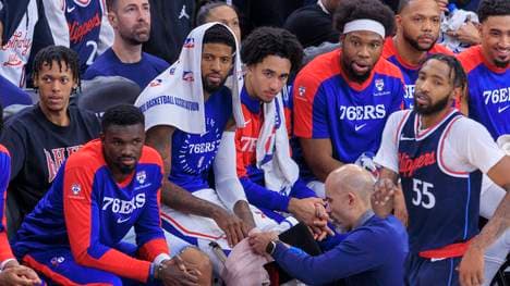 Paul George verletzt sich im Spiel gegen die Memphis Grizzlies erneut am Knie