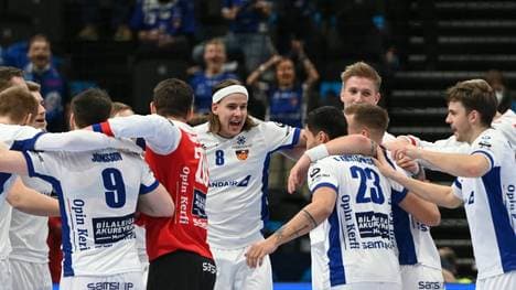 Island wahrt Chance aufs Weiterkommen