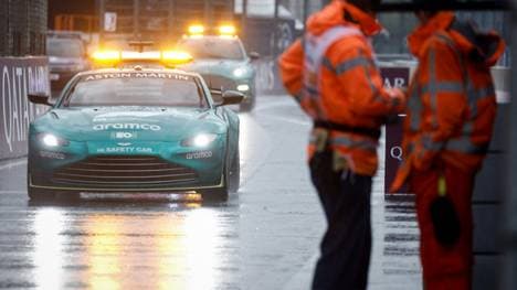 Das Rennen startete bereits hinter dem Safety Car