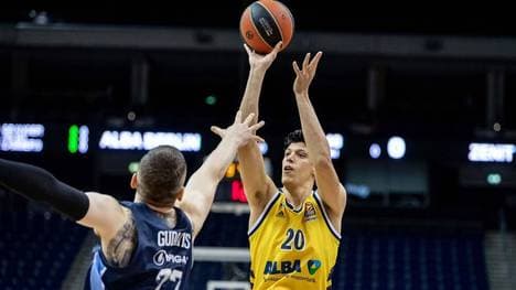 ALBA Berlin um Simone Fontecchio (r.) verlor bei Zenit St. Petersburg nach einem ganz schwachen letztem Viertel