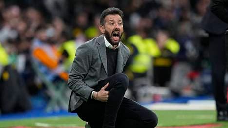 Carlos Corberán trainiert den FC Valencia