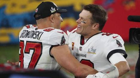 Tom Brady (r.) und Rob Gronkowski gewannen 2021 auch mit den Tampa Bay Buccaneers den Super Bowl