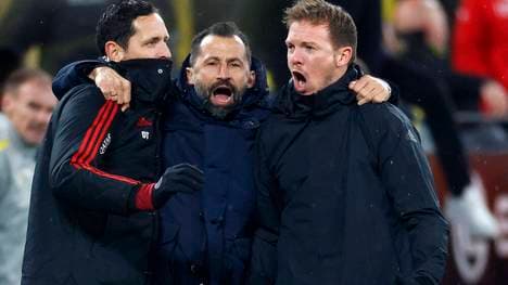 Dino Toppmöller ( li.) mit Hasan Salihamidzic und Julian Nagelsmann