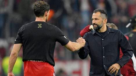 Ohne Sportvorstand Hasan Salihamidzic und Leon Goretzka ist der Bayern-Tross am Montag in die USA geflogen