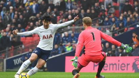 Tottenham Hotspur v Huddersfield Town - Premier League