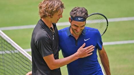 Alexander Zverev steht nach einem Sieg über Roger Federer im Finale von Halle/Westfalen