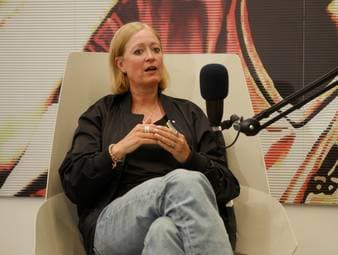 Im SPORT1-Podcast „Deep Dive“ äußert sich die zweimalige Weltmeisterin Renate Lingor zu den Gehaltsunterschieden zwischen Frauen- und Männerfußball.