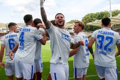 Rostock gewinnt torreiches Topspiel