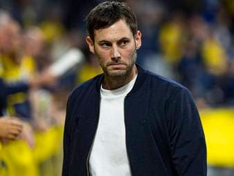 Uwe Gensheimer wurde bei den Rhein-Neckar Löwen als Sportchef abgesetzt, bleibt dem Verein aber erhalten. Er übernimmt künftig eine neue Rolle mit Fokus auf Zukunftsprojekte.