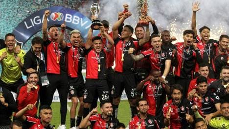 Atlas FC bezwingt den FC Leon im Elfmeterschießen