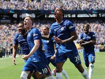 Der FC Chelsea gewinnt die FIFA Klub-WM 2025 und lässt Champions-League-Sieger Paris Saint-Germain keine Chance. Bereits zur Pause führten die Blues mit 3:0.